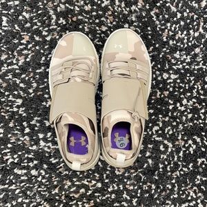 Under armour cream camo